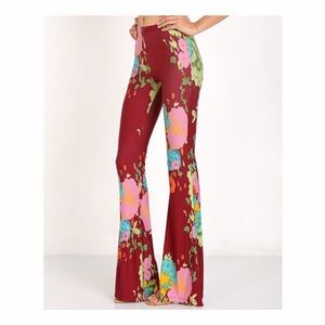 Novella Royale Janis Bells Red Gardener